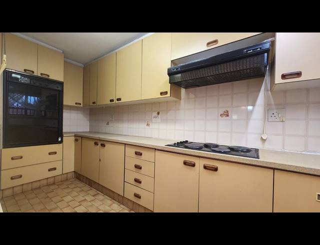 6 BEDROOM TOWNHOUSE FOR SALE IN RESERVOIR HILLS